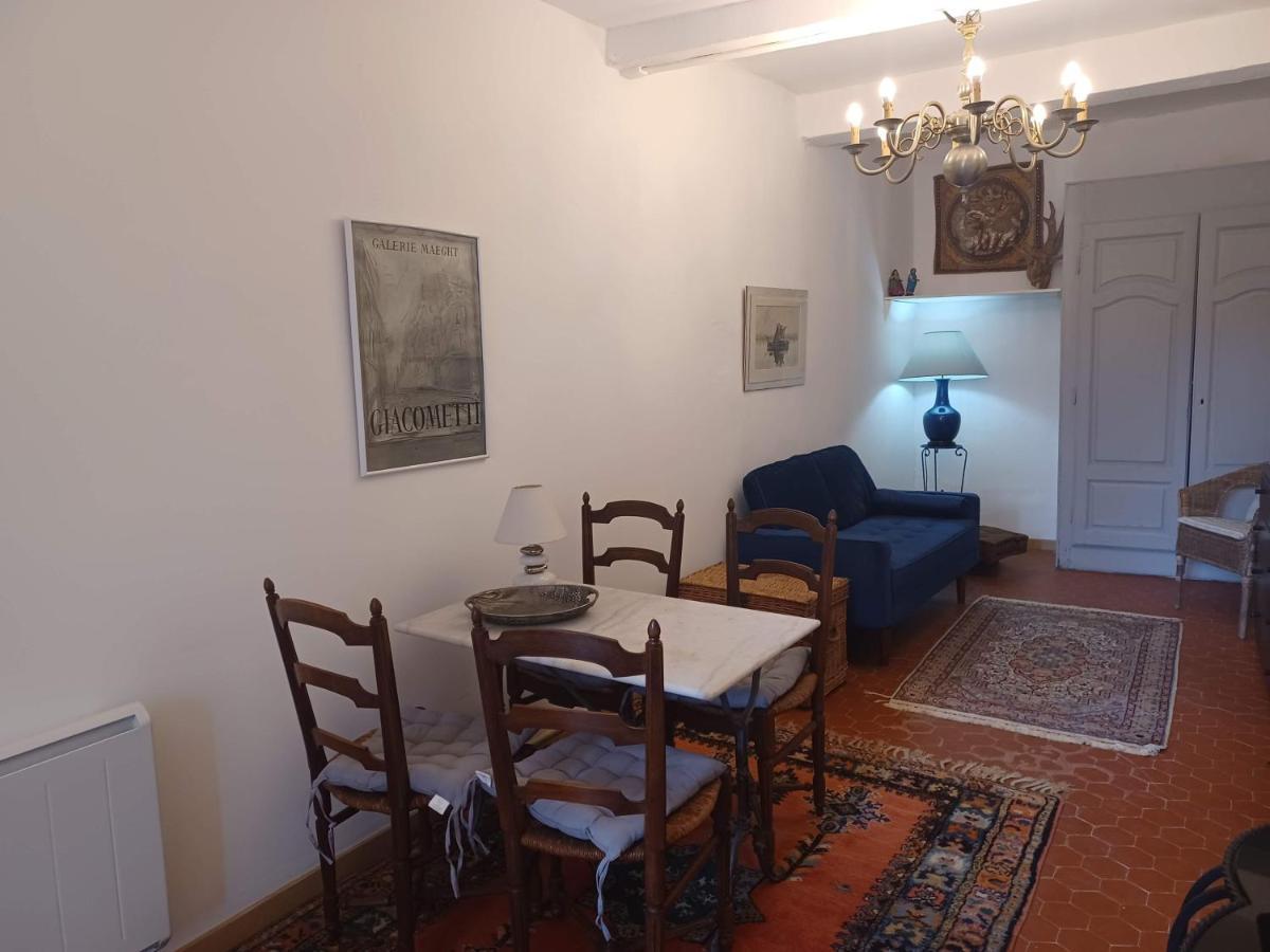 L'Horloge Apartamento Aups Quarto foto